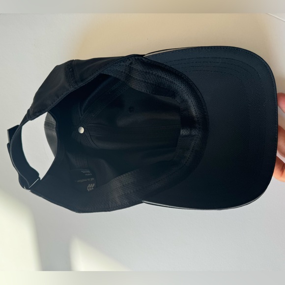 Black cap - Picture 5 of 5